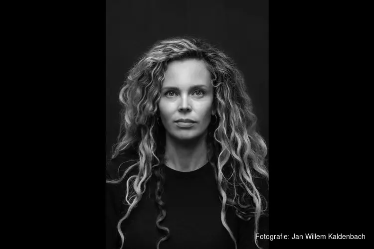 Schrijvers on Stage met Roxane van Iperen