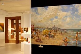 Feest voor jubilerende galerie Alosery in Almere Centrum