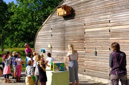 Opening uilenkast door groep 4 Klaverweide