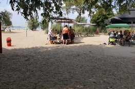 Zomeractiviteiten op het Almeerderstrand