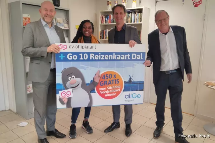 Keolis Nederland doneert 450 OV-chipkaarten aan Voedselloket Almere
