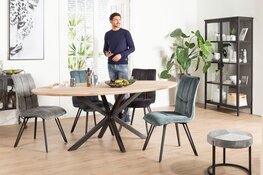 Robuuste tafels uit eigen productie