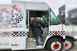 Curry Palace - Opening nieuw Indiaas restaurant in Almere met drive-thru foodtruck
