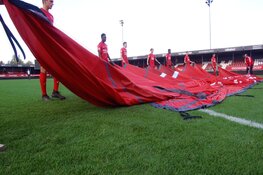 Onthulling Grootste shirt in geschiedenis van Almere City FC