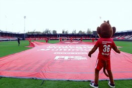 Onthulling Grootste shirt in geschiedenis van Almere City FC