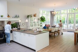 Monique is woonondersteuner voor ouderen met dementie bij Wonen bij September