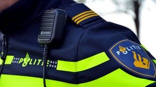 Politie zoekt verloren kisten met oefenwapens