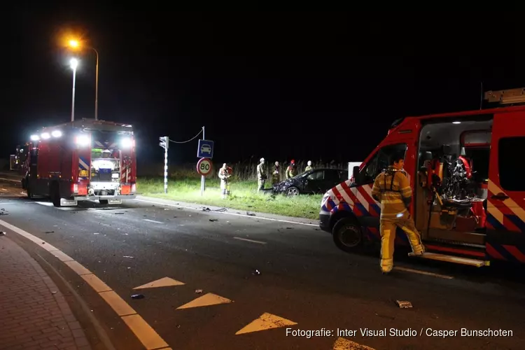 Auto tegen vrachtwagen in Almere: automobilist aangehouden
