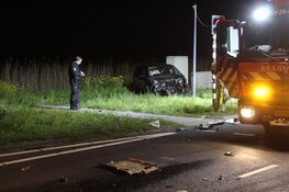 Auto tegen vrachtwagen in Almere: automobilist aangehouden