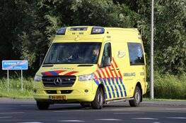 Twee auto's total-loss na ongeval Almere