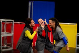 Theatergezelschap BonteHond presenteert SUPERSLOW, een funky voorstelling zonder woorden