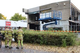 Gevel valt om van groot pand in Almere