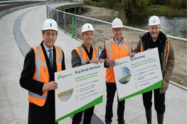 De cementloze molen in Flevoland draait!