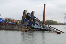 Kraan omgevallen in Almere