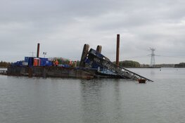 Kraan omgevallen in Almere