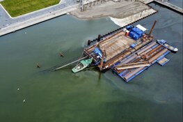 Kraan omgevallen in Almere