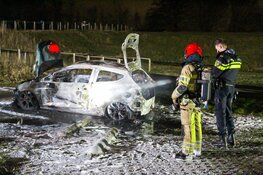 Auto in brand op carpoolplaats
