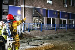 Veel schade na brand in flat Almere