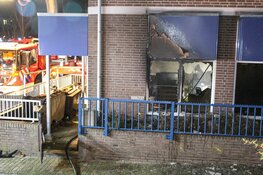 Veel schade na brand in flat Almere