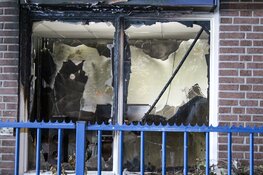 Veel schade na brand in flat Almere