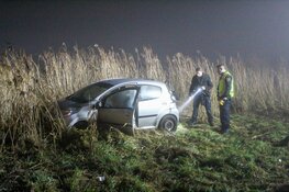 Automobilist vlucht na ongeval in Almere
