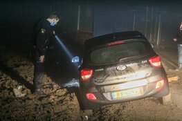 Automobilist vlucht na ongeval in Almere