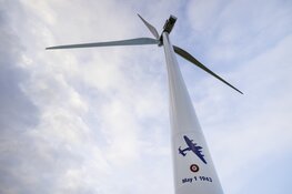 Monument Britse WOII-bommenwerper geopend bij Windpark Jaap Rodenburg II