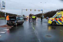 Automobilist gewond bij aanrijding in Almere