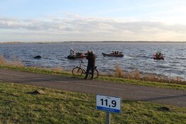 Zoekactie bij haven Almere, omgeslagen boot aangetroffen