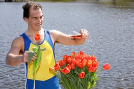 Nederlands Kampioen roeien doopt &#39;Flevo Passion&#39; - Almere presenteert oranje passietulp