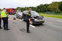 Automobilist vlucht na aanrijding in Almere