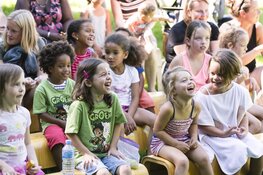 De voorstelling &#39; de wolf is terug&#39; op stadslandsgoed de Kemphaan