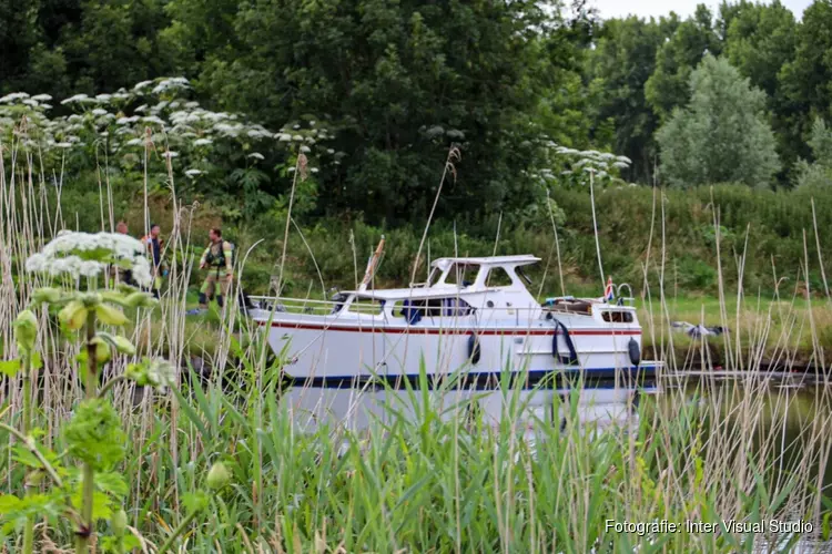 Gewonde door brand op boot in Almere