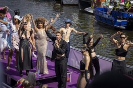 Canal Parade Pride Amsterdam in volle gang (fotoalbum)