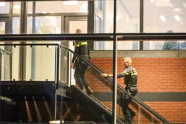 Overval op supermarkt in Almere, politie zoekt twee jeugddige daders