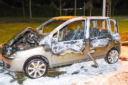 Auto uitgebrand in Almere