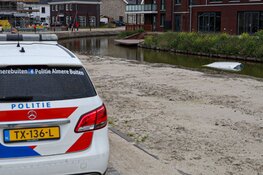 Auto te water gerold in Almere