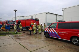 Dak van het AZC stort in in Almere