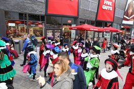 Sintparade in Almere Centrum