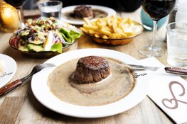 Loetje opent in voormalig Boathouse Almere