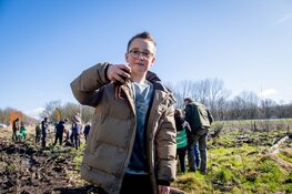 Boomfeestdag 2023: Bomen planen langs de busbaan en in stadsbos Almeerderhout