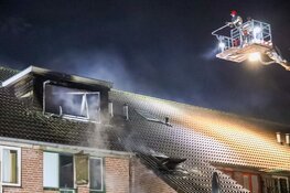 Flinke woningbrand in Almere zorgt voor veel schade