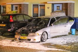 Autobrand in Mahoniestraat