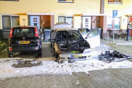Autobrand in Mahoniestraat