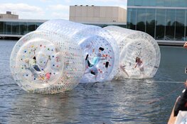 Zomerse beachvibes en watersporten tijdens Almere Floats