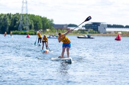 Zomerse beachvibes en watersporten tijdens Almere Floats