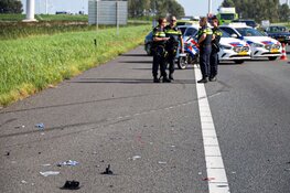 Auto slaat over de kop na aanrijding A27