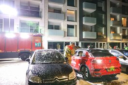 Auto door brand verwoest aan Frankrijkkade