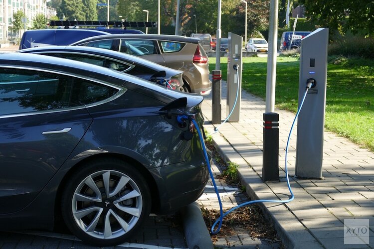 Almere zet in op versnelling van plaatsing elektrische laadpalen