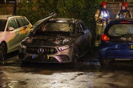 Groot politieonderzoek bij autobrand in Almere